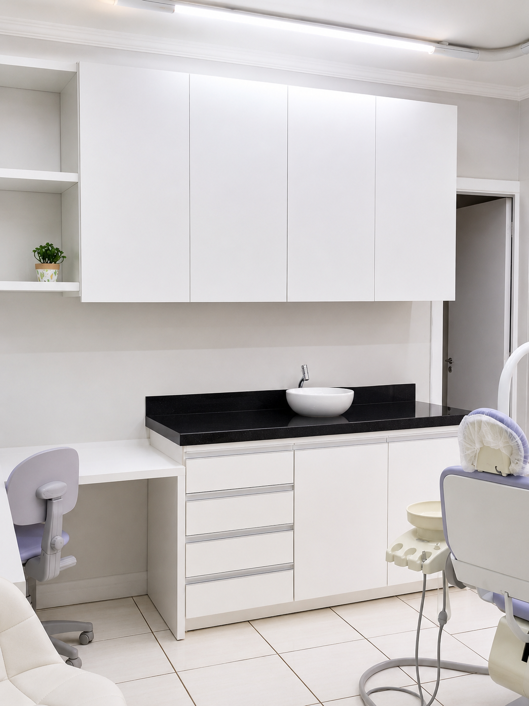 Consultório com equipamentos modernos